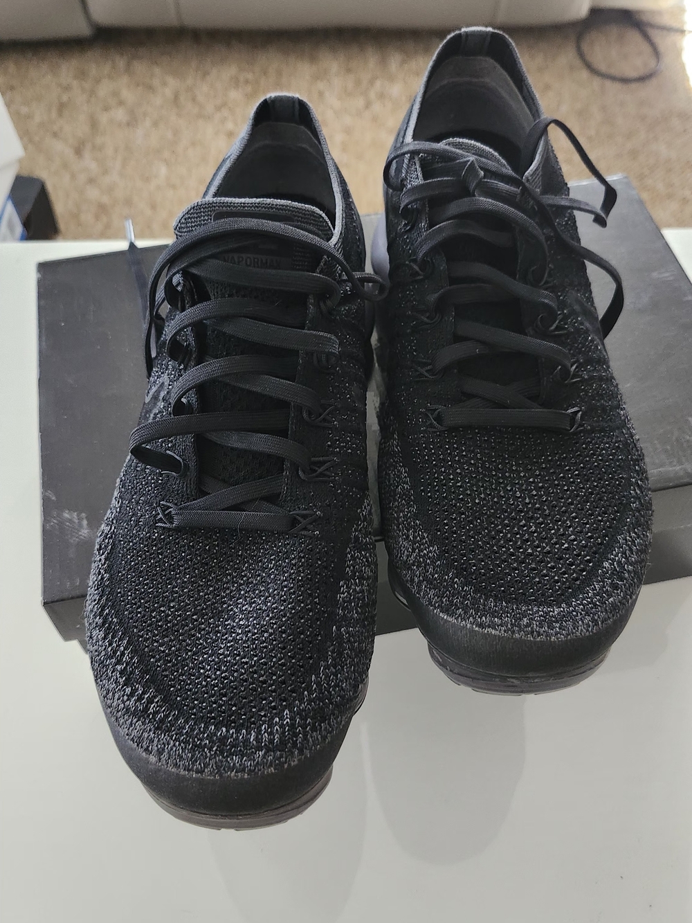 2017 "Triple Black" Nike Air VaporMax Flyknit sneakers Size 9m 7.5w "849558-007"